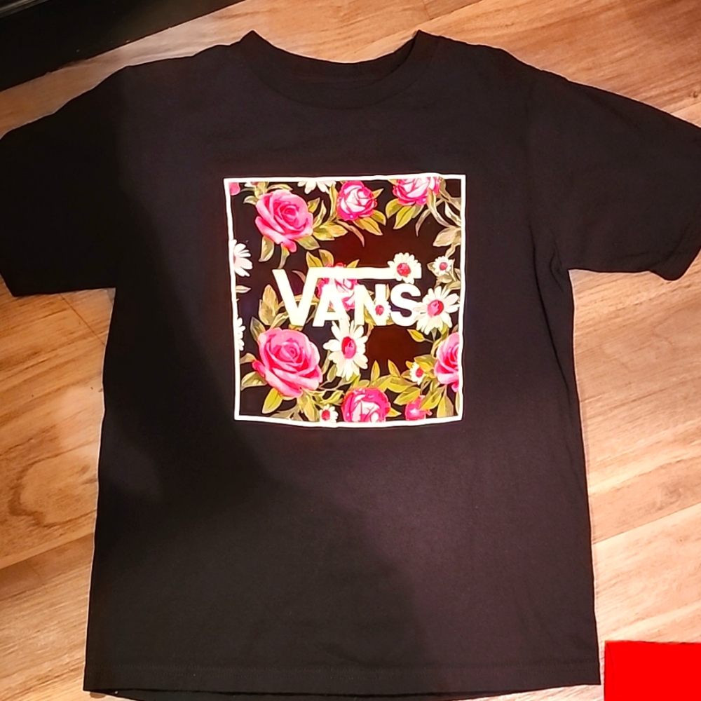 Boys Van's size small shirt